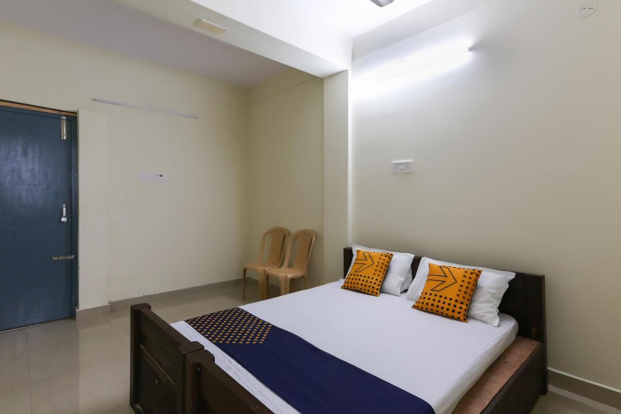 Spot On 63050 Kag Rooms Gūduvāncheri Zewnętrze zdjęcie